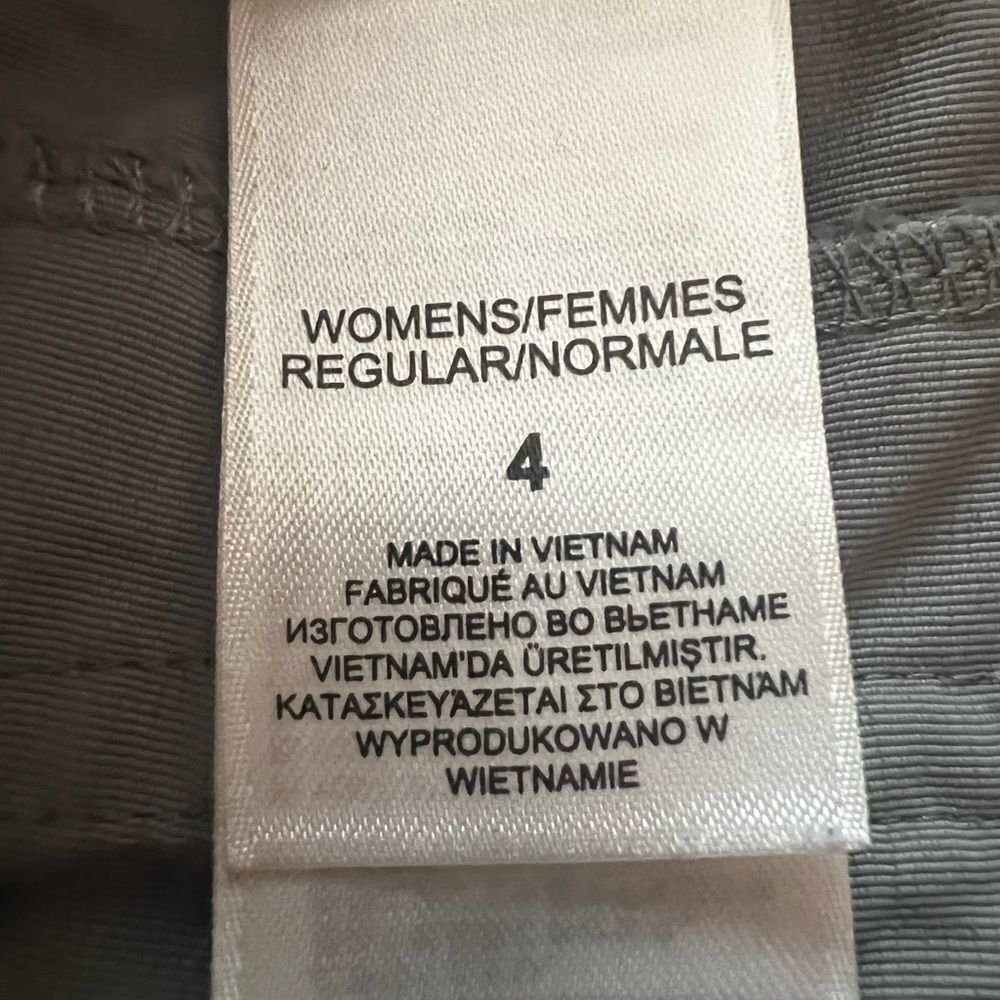 The North Face Cargo Hiking Outdoor Shorts Mid Rise Flap Pockets Gray Size 4 - Picture 9 of 13